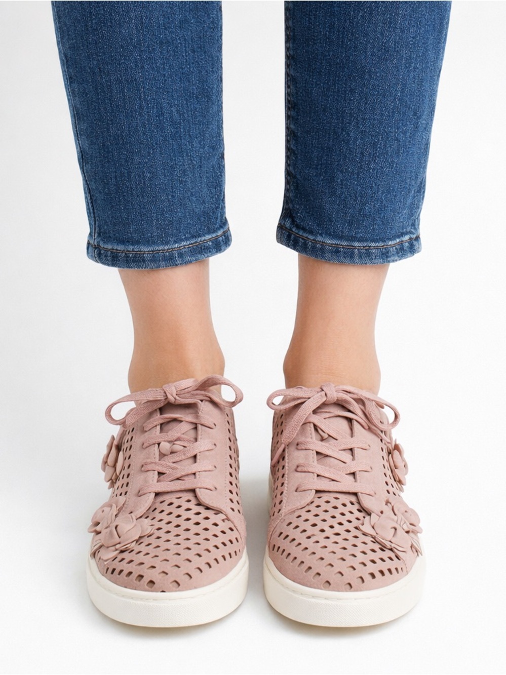 Vince Camuto Brellia Rose Quartz Suede Leather Lattice 3-D Sneakers Size 11 Wide - Picture 3 of 12